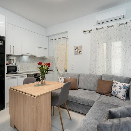 Comfy Apt Next To Metro Athen Exterior foto