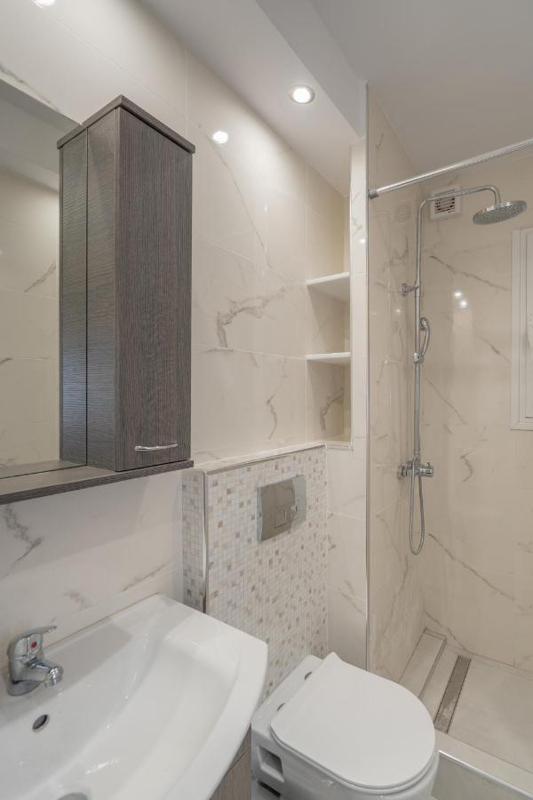 Comfy Apt Next To Metro Athen Exterior foto